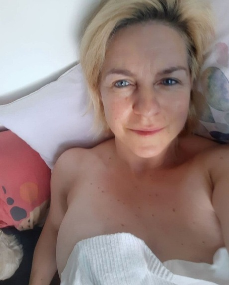 visage de milf nu exclusif images