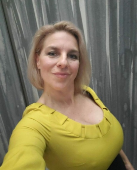 big tits selfie hot pictures