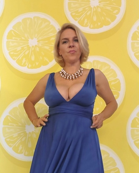 mature blonde sexy nudes pictures