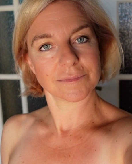 mature babe porn pictures