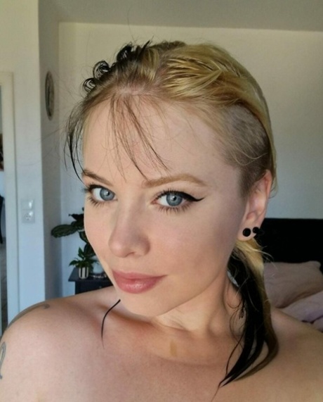 curvy teen sex pics