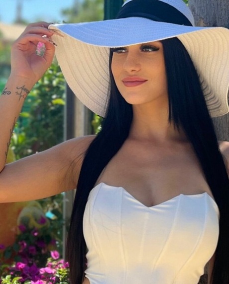 morena alta exclusiva pornografica fotos