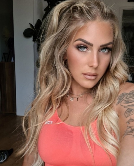 blond naken gallerier
