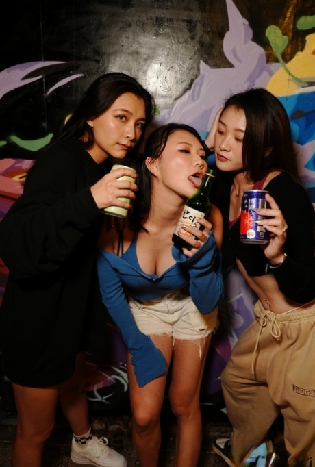 亚洲女同性恋 自由的 圖片