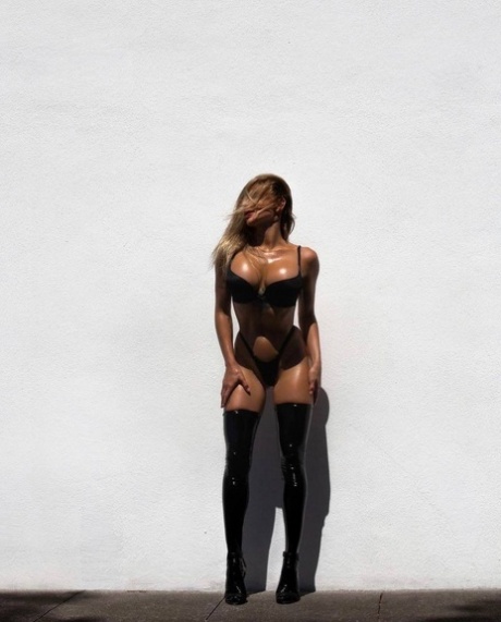 tynn blond anal topp voksen img