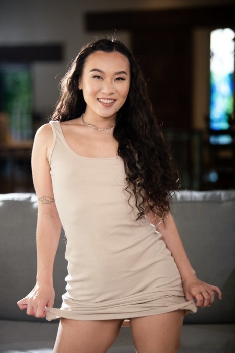 vestido de verão linda erótica foto