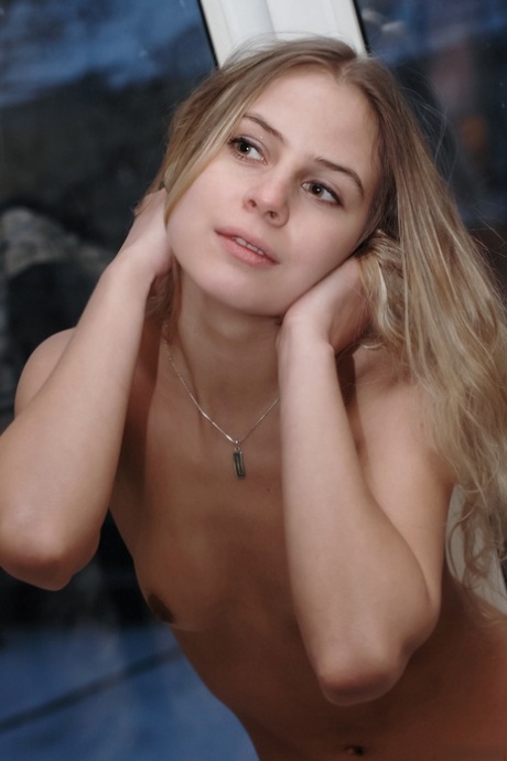 blonde small tits pornos gallery