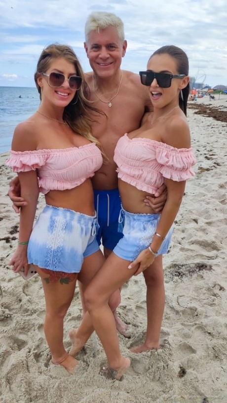 beach beautiful naked pic