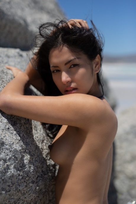 黒檀の十代のお尻 美しいポルノ 写真