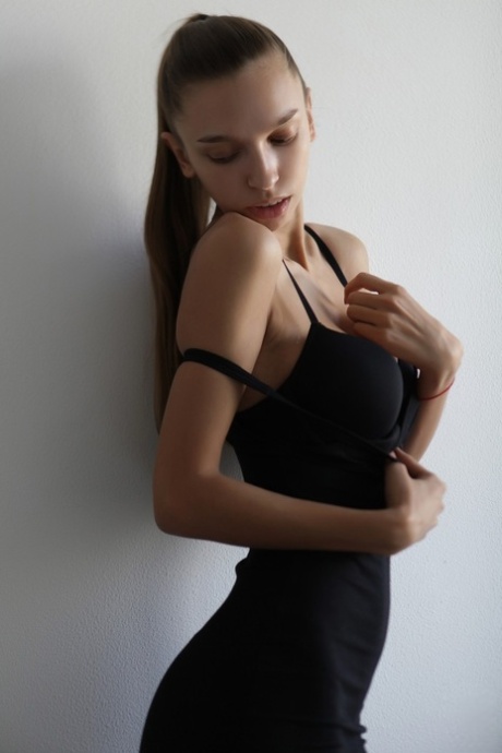 Giovane alto porno ad alta definizione archivio