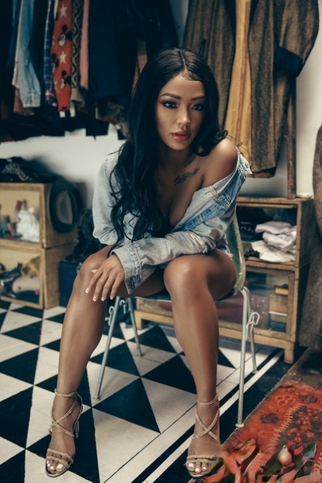 ebony legs beautiful nude picture