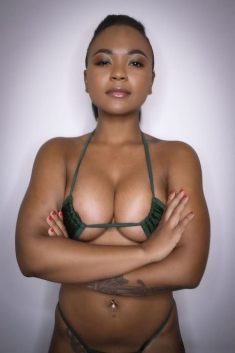 bikini fitness sexyxxx archivio