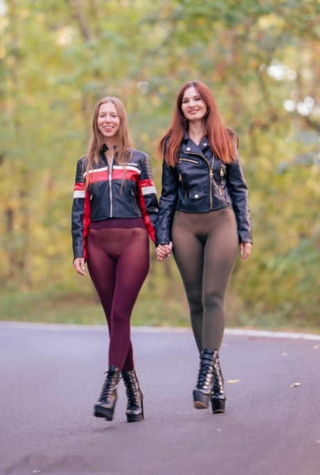 lesbian pantyhose hot naked images