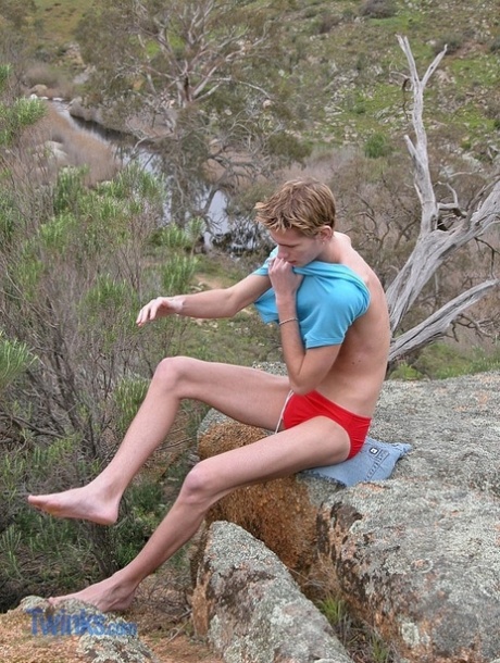 gay outdoor beautiful nude photos