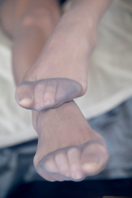 nylon feet hot nude pictures