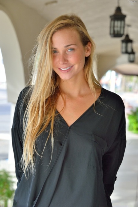 Courtney Dillon star pretty pic