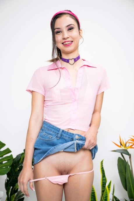 bragas bajo la falda arriba caliente archivo