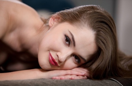 red lipstick hot nude picture