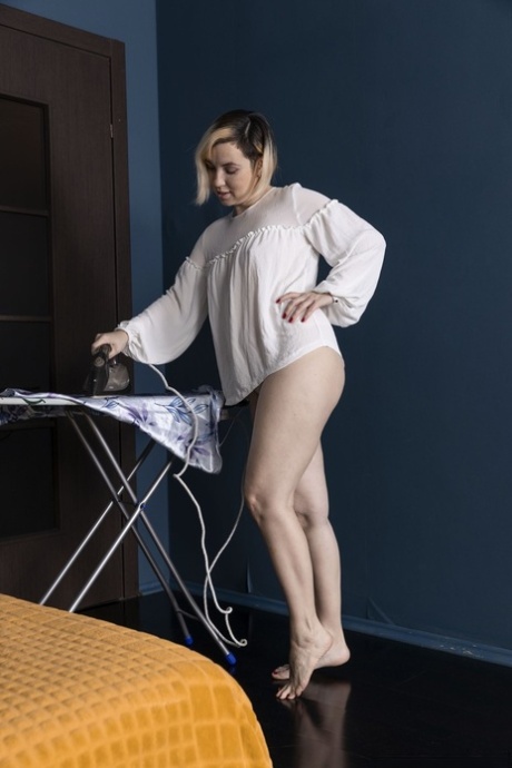 short hair blonde pornographic pictures