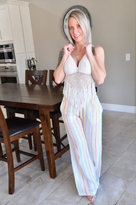 tattooed milf hot picture