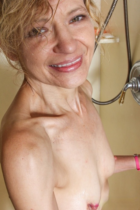 curvado com a calcinha para baixo linda xxx galerias