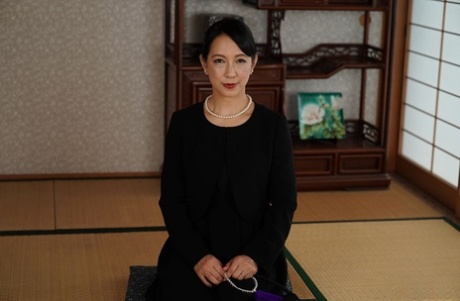 asiatische reife schöne erotische bilder