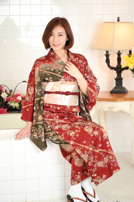 アジアのドレス セクシーヌード 写真
