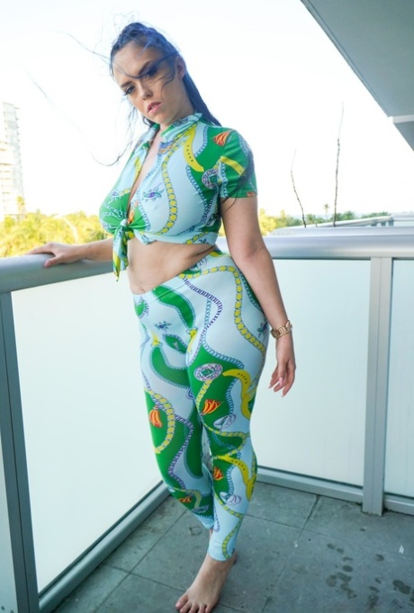thick asian thighs top pictures