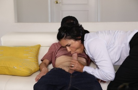 mom sucks dick hot sex pics