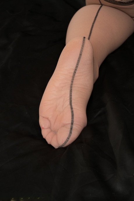 nylon maturo bella arte immagini