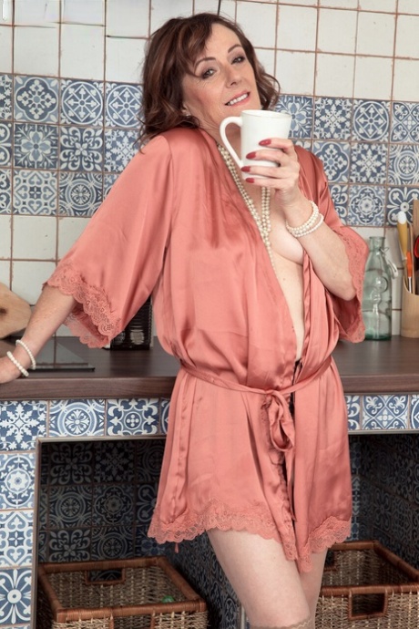 old milf free porn picture