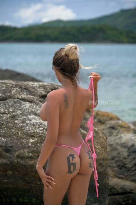 blonde bikini xxx pics