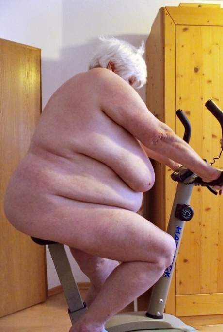 nonna sgualdrina hd nudo immagine