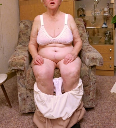 vrásčitá babička hd porno img