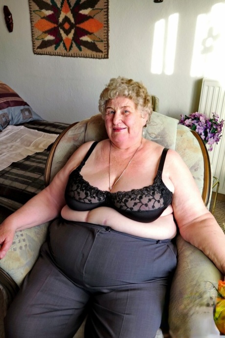 gammal fet mormor sex hett bilder