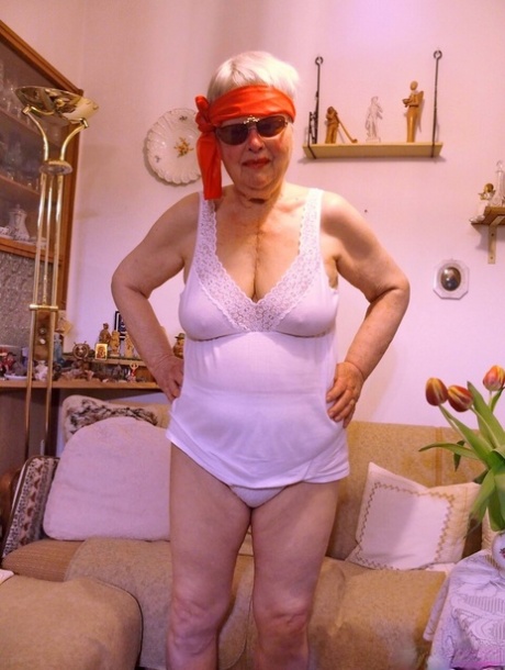 old fat granny porno images