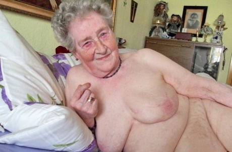 granny big boobs erotic photos