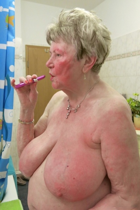 granny saggy tits sexy nude pictures