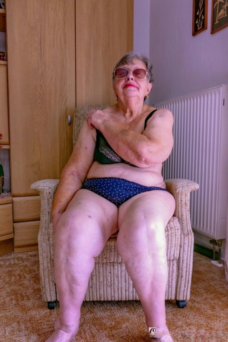 thick granny beautiful naked archive