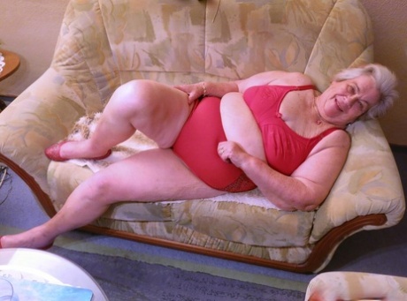 Oma über 70 hd nackte foto