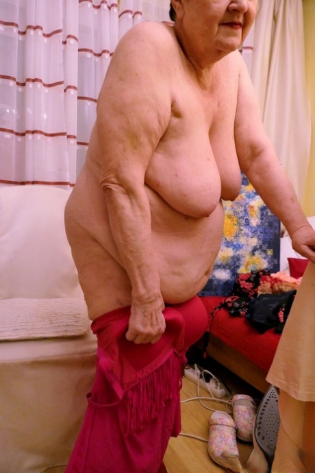 thick granny art nude pics