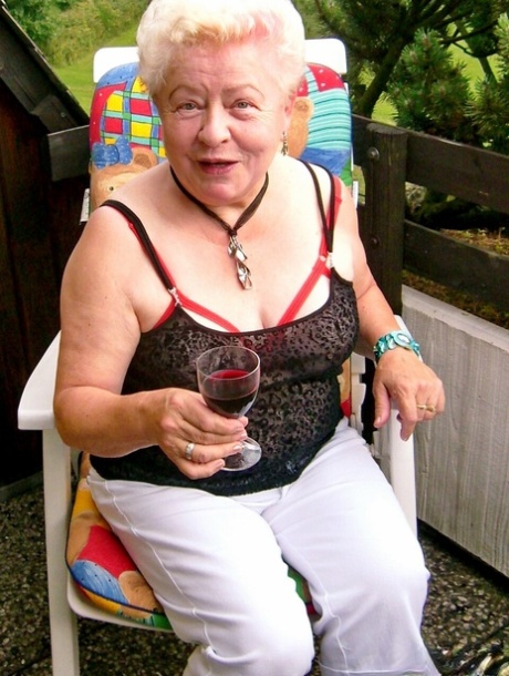 amateur granny pretty archive