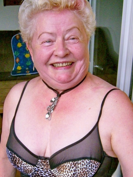 granny big tits hot nude pics