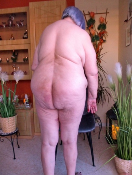 granny ass naked archive