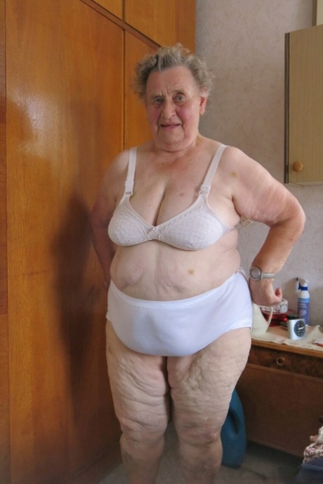 nonna molto vecchia xxx perfetto img