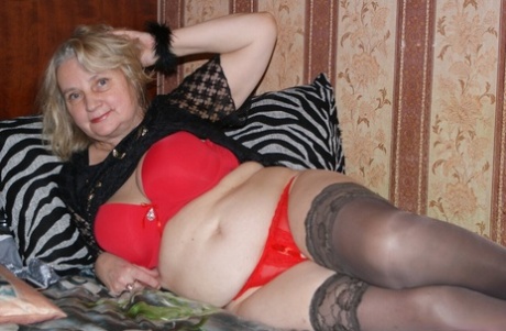 kurvig mormor heta nakenbilder bilder