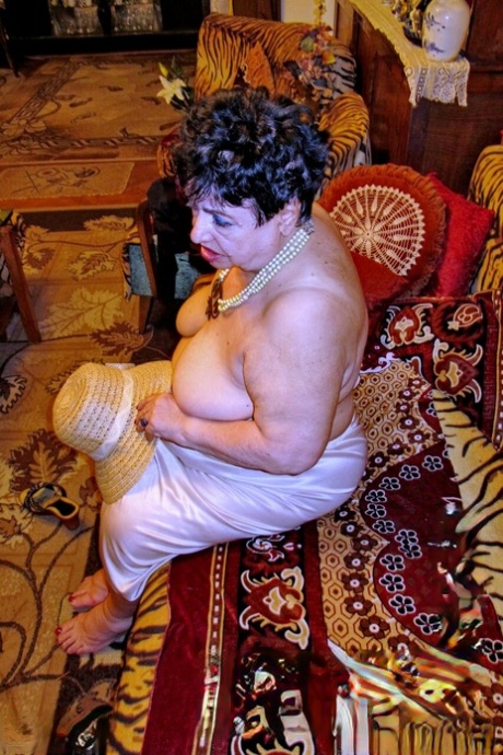 brunette granny exclusive picture