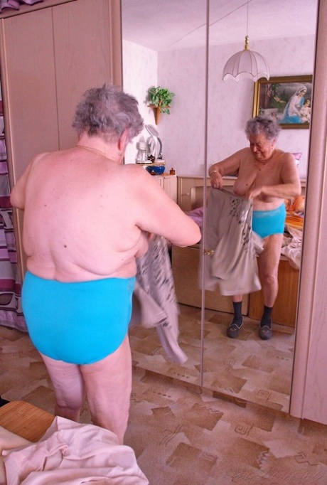большая жопа бабуля жарко, приятно фото