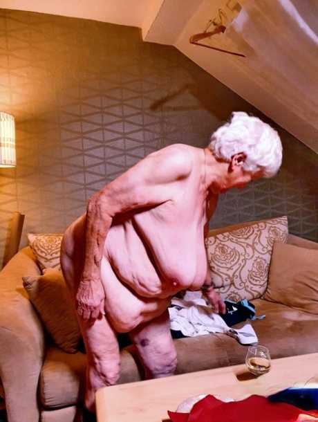oude dikke oma prachtig topje afbeelding