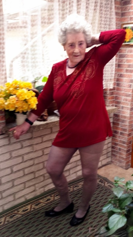 old granny beautiful nude image